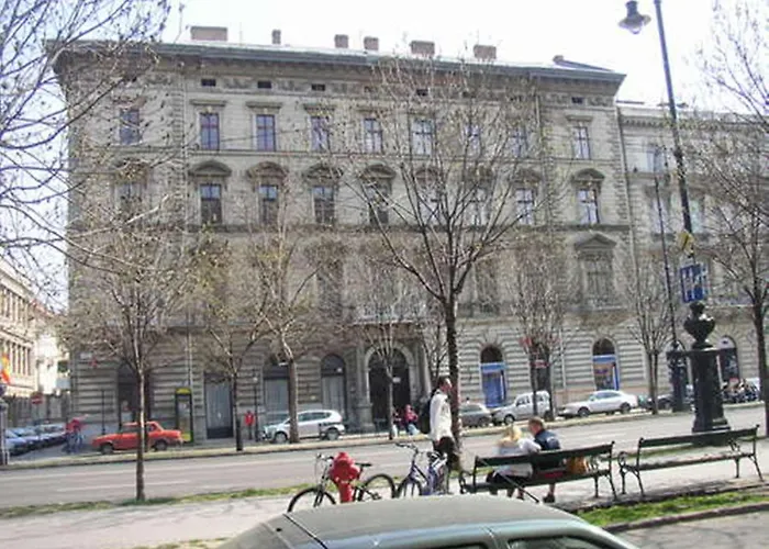 Adagio Hostel 1.0 Oktogon
